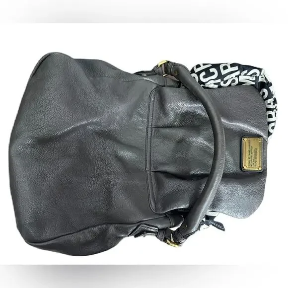 ★ EUC Marc Jacobs Pebble Leather Gray Crossbody Handbag Purse‎